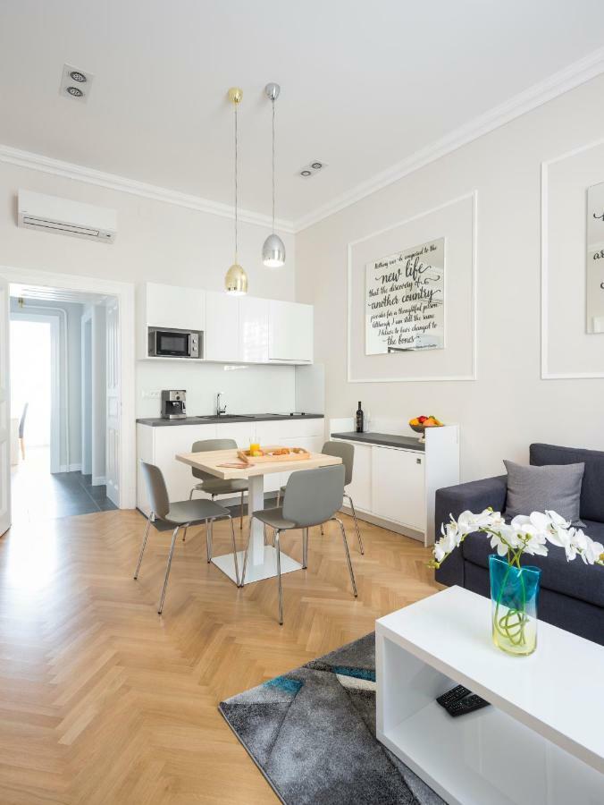White Rose Apartment Zagreb Extérieur photo