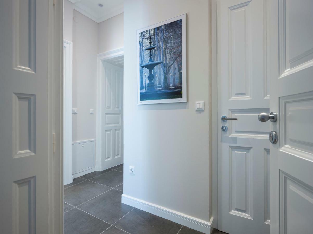 White Rose Apartment Zagreb Extérieur photo