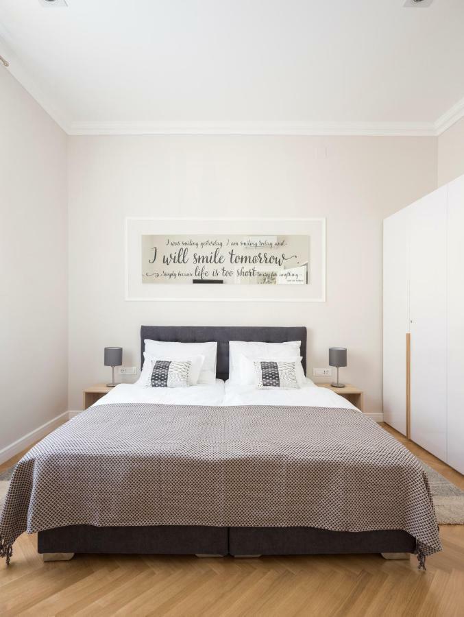 White Rose Apartment Zagreb Extérieur photo