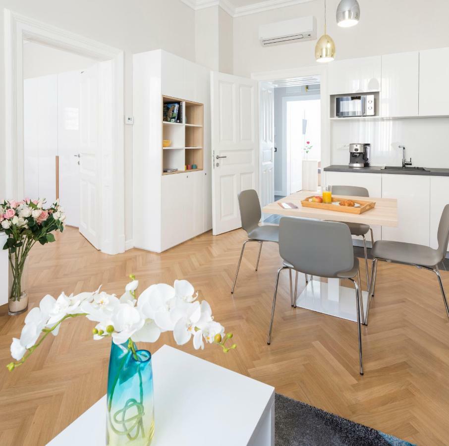 White Rose Apartment Zagreb Extérieur photo